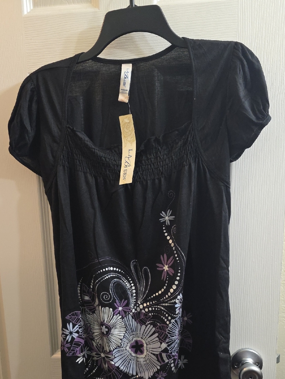 L.A. Blues Black Short-Sleeve Tee with Purple & Silver Floral Design Size M